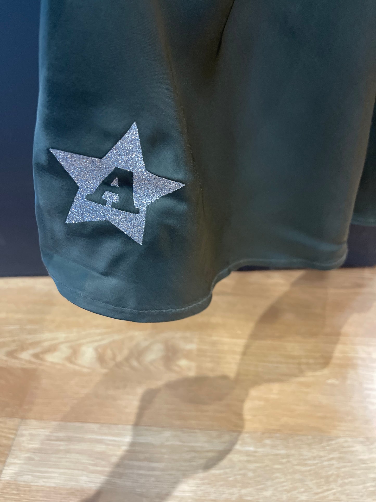 FALDA SATINADA KAKI SILVER STAR
